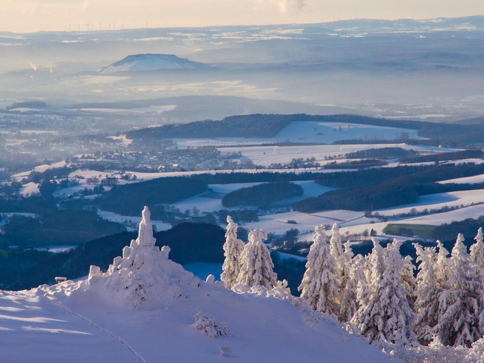Berghotel Deutscher Flieger Wasserkuppe เกอร์สเฟลด์ ภายนอก รูปภาพ