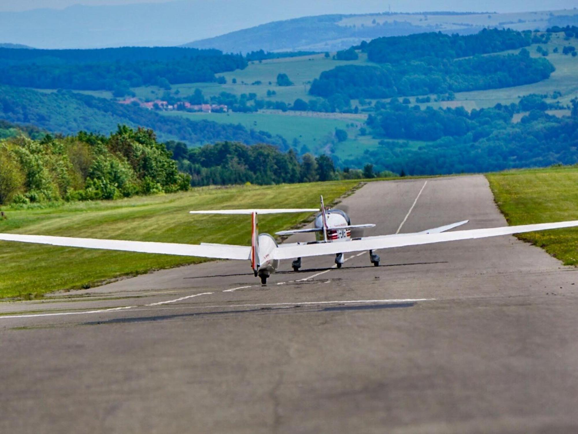 Berghotel Deutscher Flieger Wasserkuppe เกอร์สเฟลด์ ภายนอก รูปภาพ