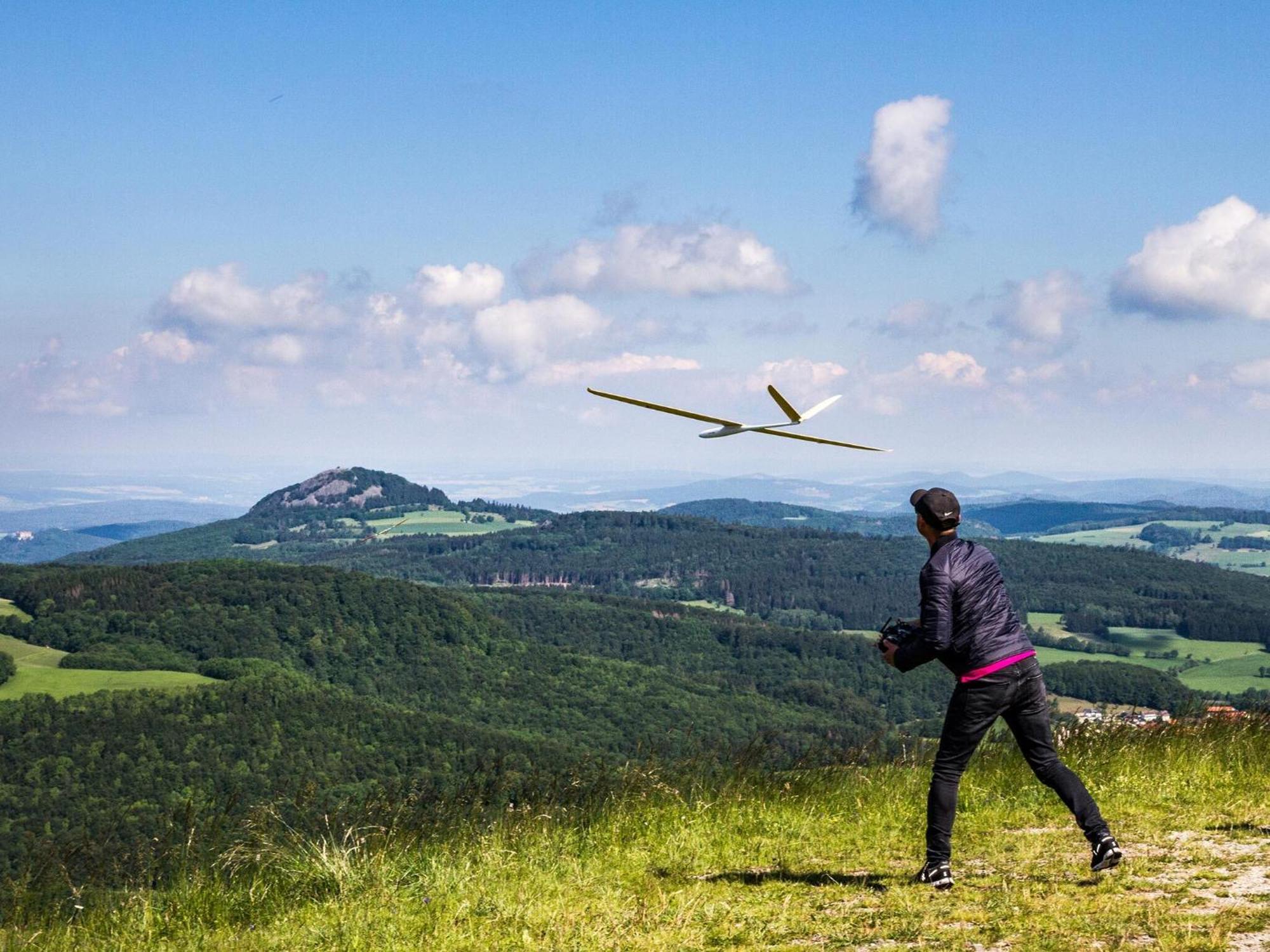 Berghotel Deutscher Flieger Wasserkuppe เกอร์สเฟลด์ ภายนอก รูปภาพ